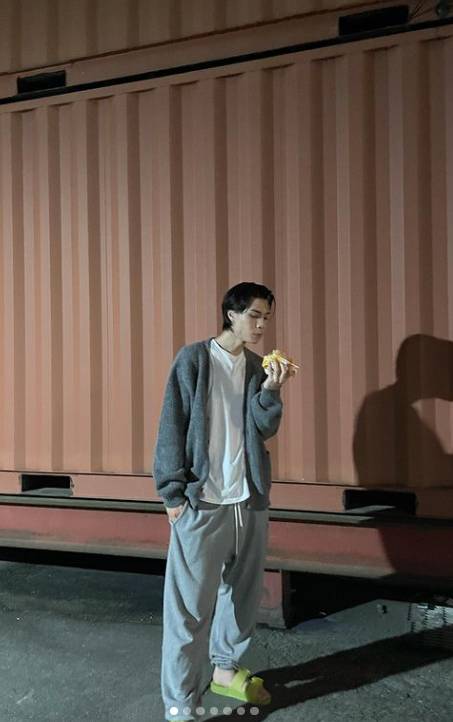 potret Johnny NCT (instagram.com/johnnyjsuh)