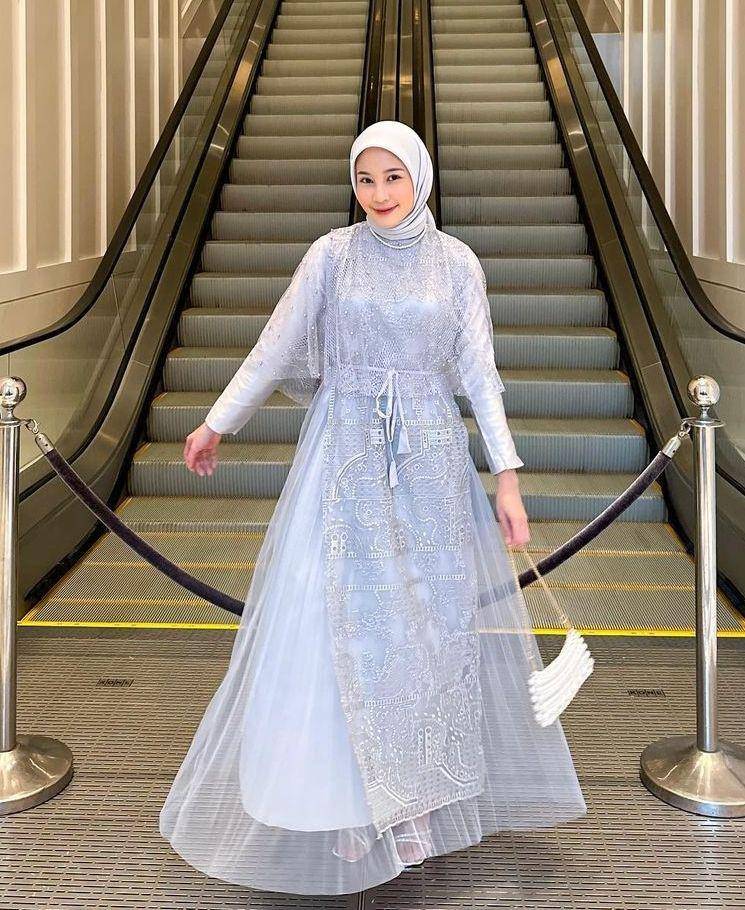 OOTD hijab (instagram com/aisni)