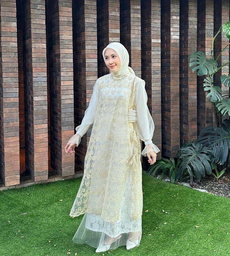 OOTD hijab (instagram com/aisni)