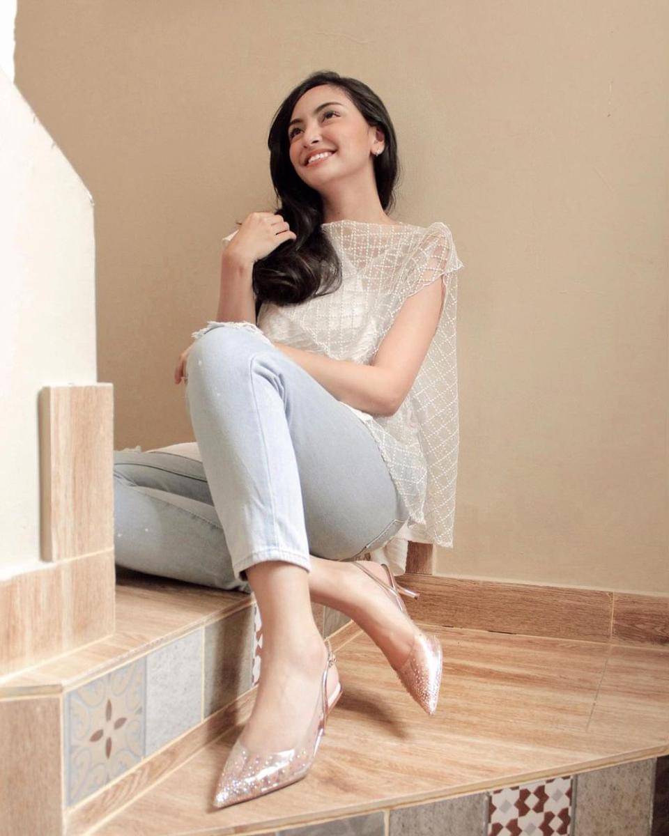 OOTD kondangan ala Valerie Tifanka (instagram.com/valtifanka)