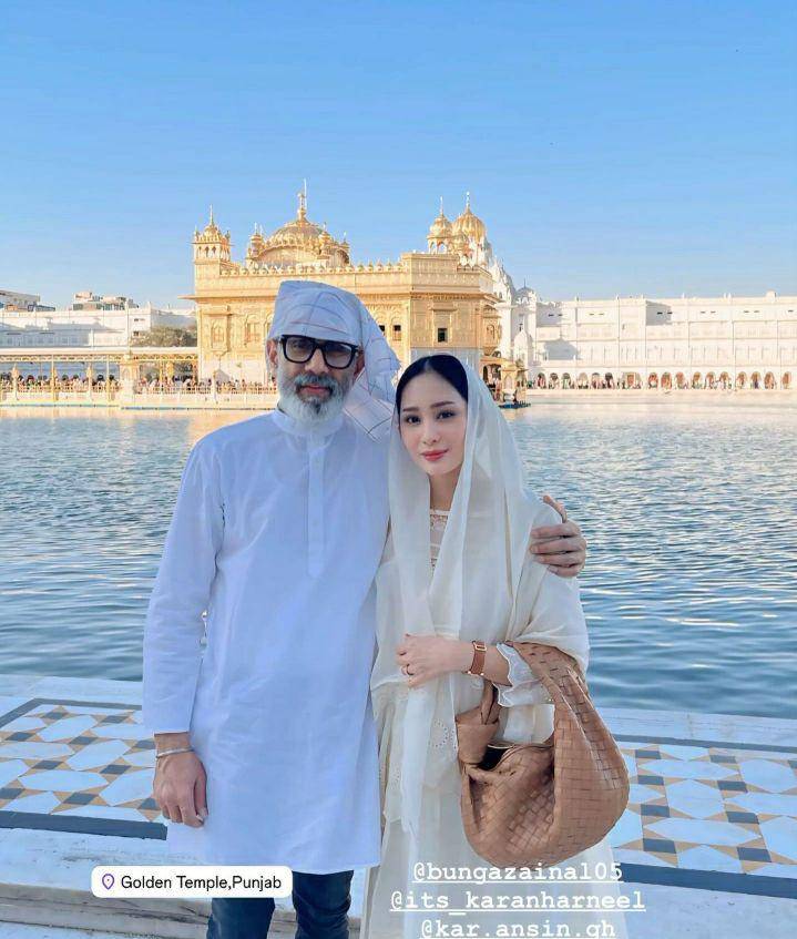potret Bunga Zainal dan keluarga di Golden Temple Amritsar (instagram.com/bungazainal05)
