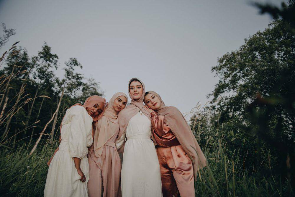 ilustrasi wanita berpose (pexels.com/PNW Production)