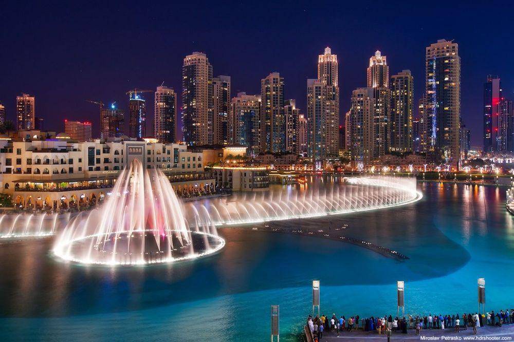 The Dubai Fountain. (recous.com)