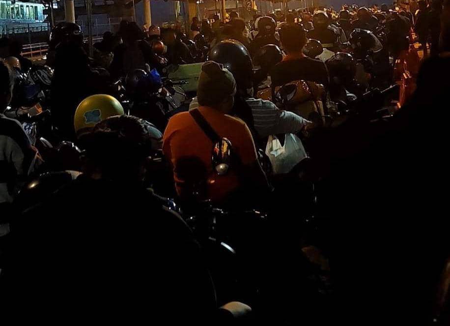 Antrean pemudik di Pelabuhan Padangbai. (Dok.IDN Times/istimewa)