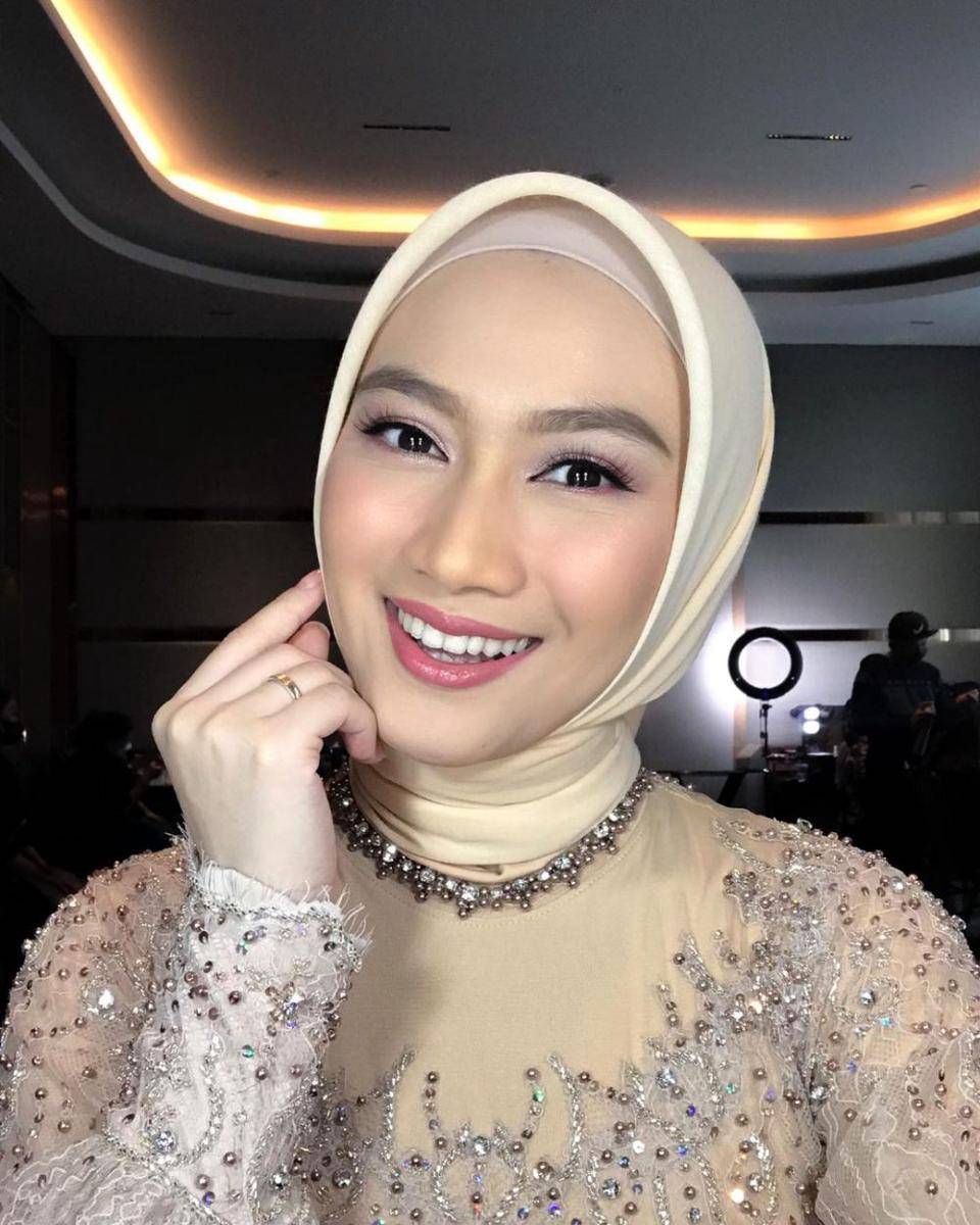 inspirasi makeup lebaran ala Melody Laksani (instagram.com/melodylaksani92)