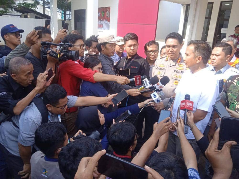 Bey: Korban Meninggal Kecelakaan di KM 58 Tol Japek Ada 12 Orang