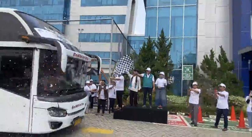 Induk Holding BUMN IDSurvey Berangkatkan 230 Peserta Mudik Gratis