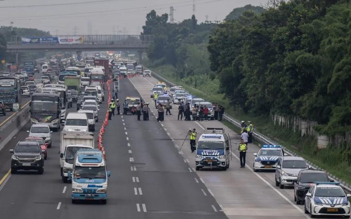 7 Potret Pasca-Kecelakaan Maut KM 58 Tol Jakarta-Cikampek