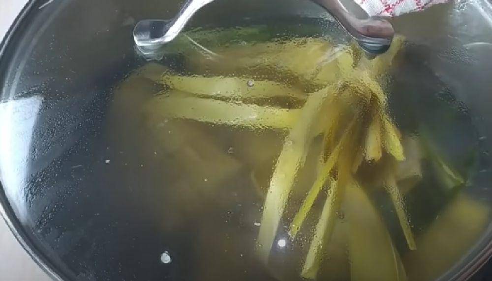 ilustrasi memasak ketupat (youtube.com/Lin's Cakes)