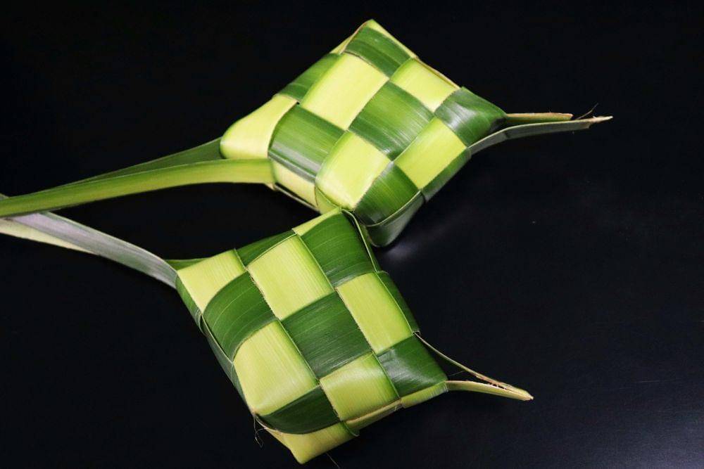 ilustrasi selongsong ketupat (unsplash.com/Mufid Majnun)