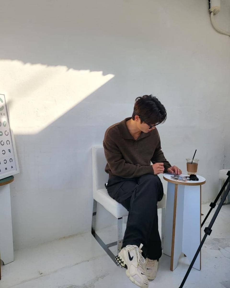outfit untuk lebaran ala Seo In Guk (instagram.com/seo_cccc)