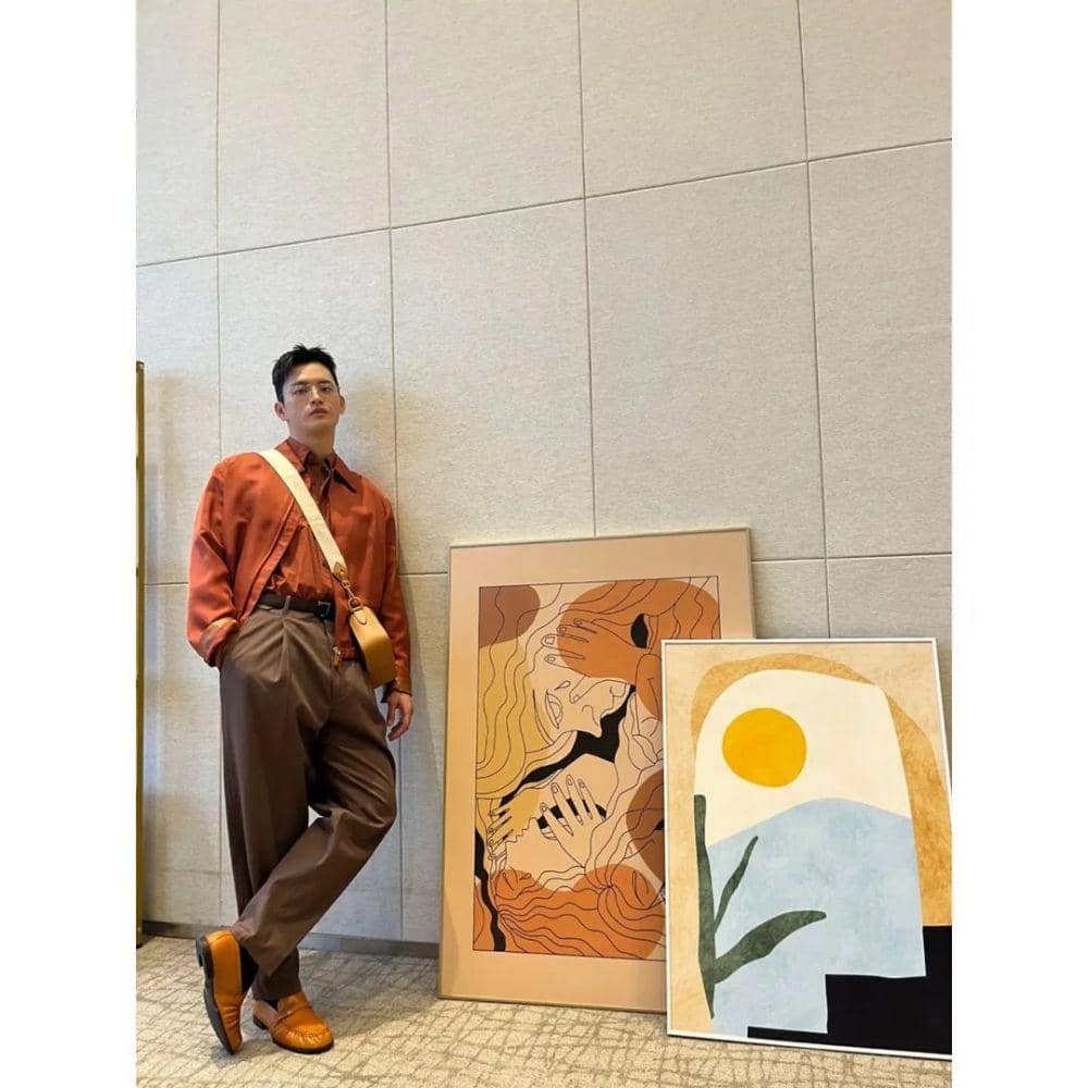 outfit untuk lebaran ala Seo In Guk (instagram.com/seo_cccc)