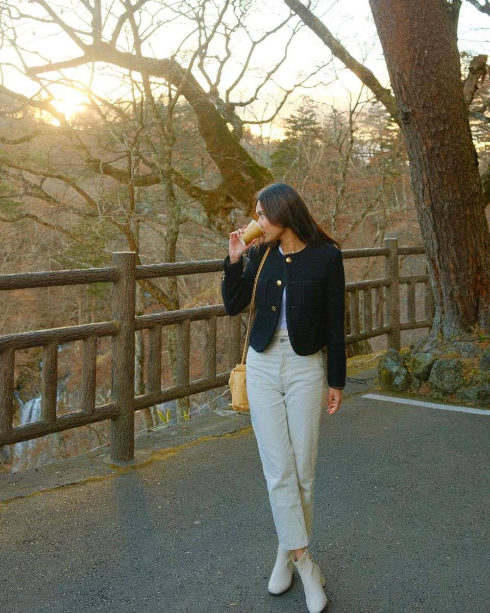 8 Ide OOTD Stockholm Style Azizah Salsa, Minimalist dan Nyaman!