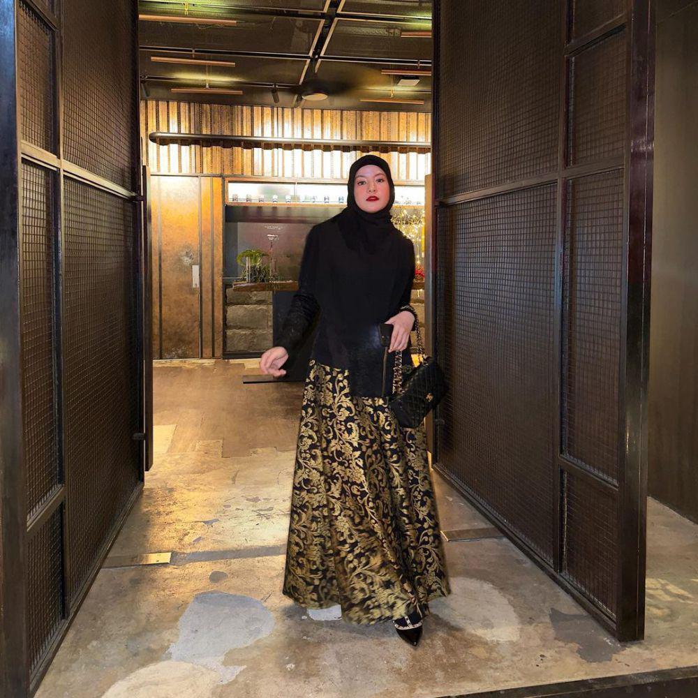8 Ide OOTD Hari Raya ala Natasha Rizky, Syar'i Nan Modis!