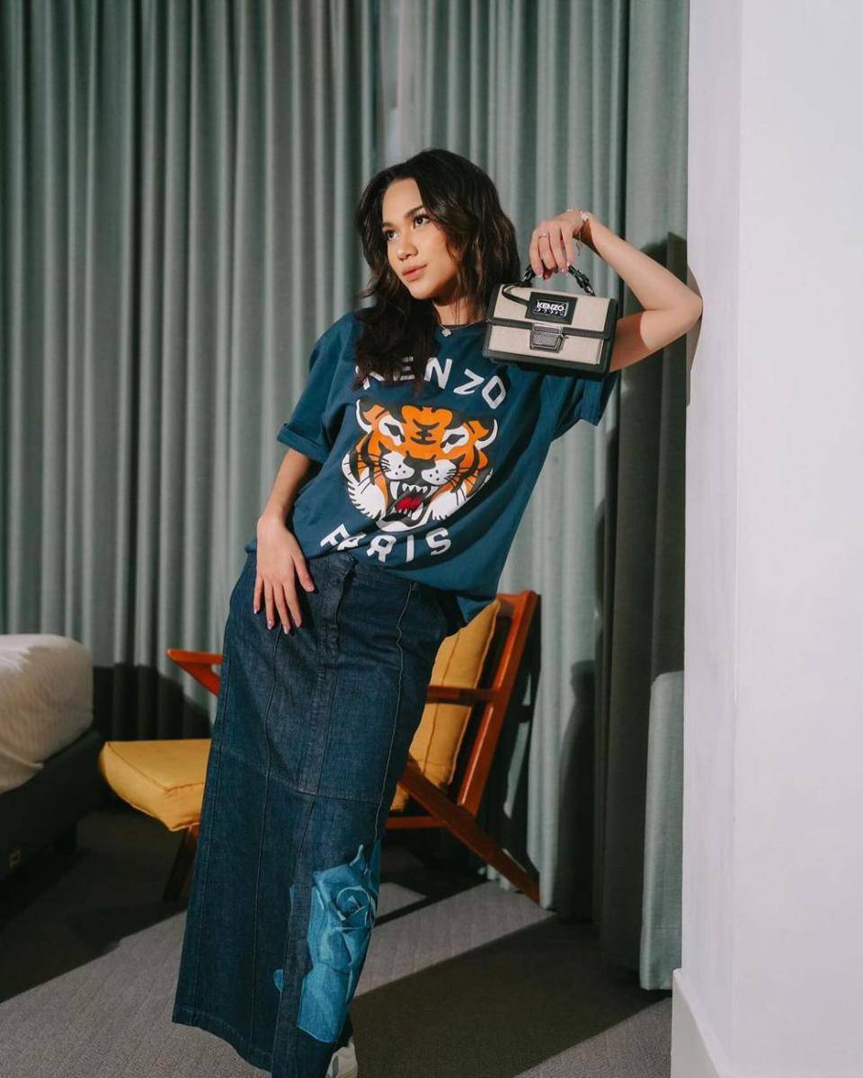 8 Ide OOTD Stockholm Style Azizah Salsa, Minimalist dan Nyaman!