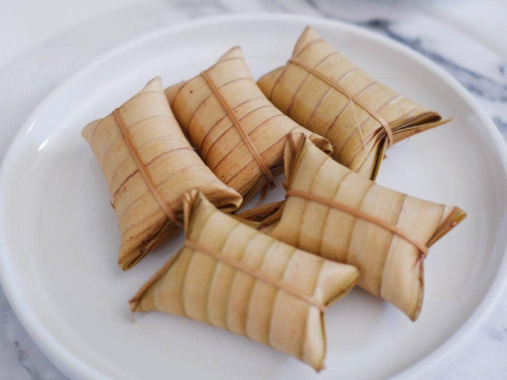 ilustrasi lepet (vecteezy.com/Muhammad Yasier)