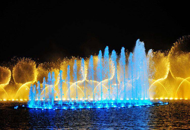 West Lake Musical Fountain – Hangzhou, China. (China Discovery)