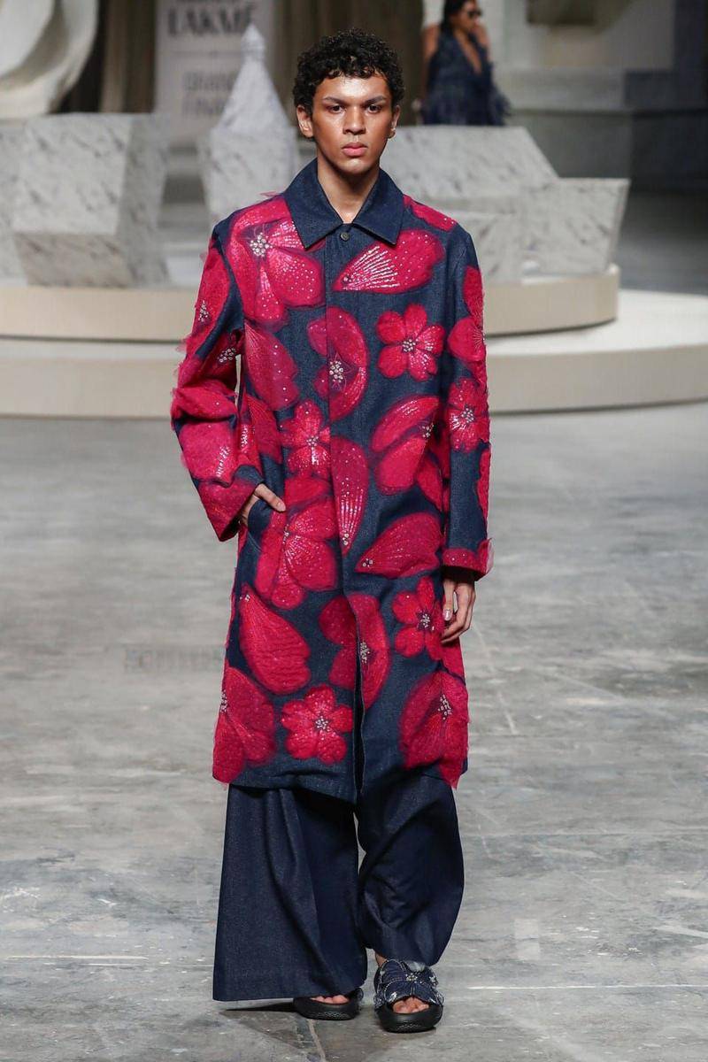 AFEW Rahul Mishra F/W '24 di Lakme Fashion Week 2024 (instagram.com/afew.rahulmishra)