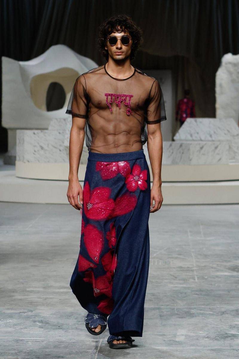 AFEW Rahul Mishra F/W '24 di Lakme Fashion Week 2024 (instagram.com/rahulmishra_7)