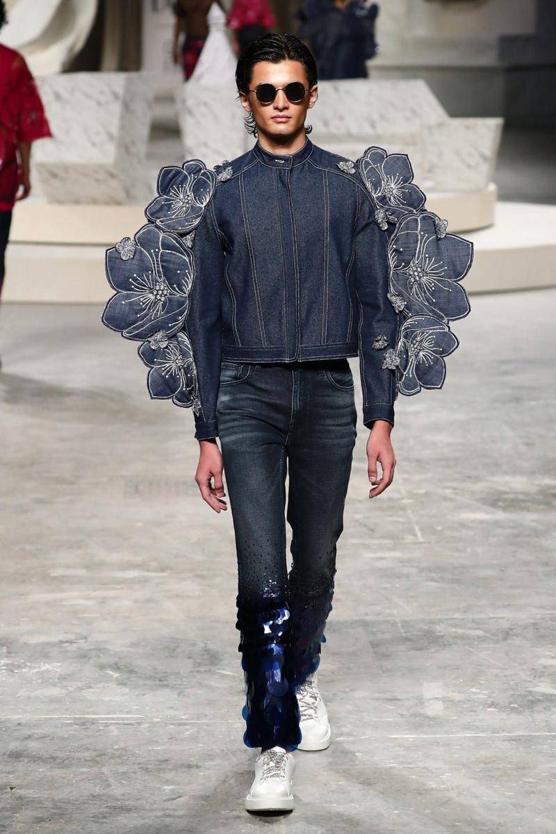 AFEW Rahul Mishra F/W '24 di Lakme Fashion Week 2024 (instagram.com/jayesh_bulani)
