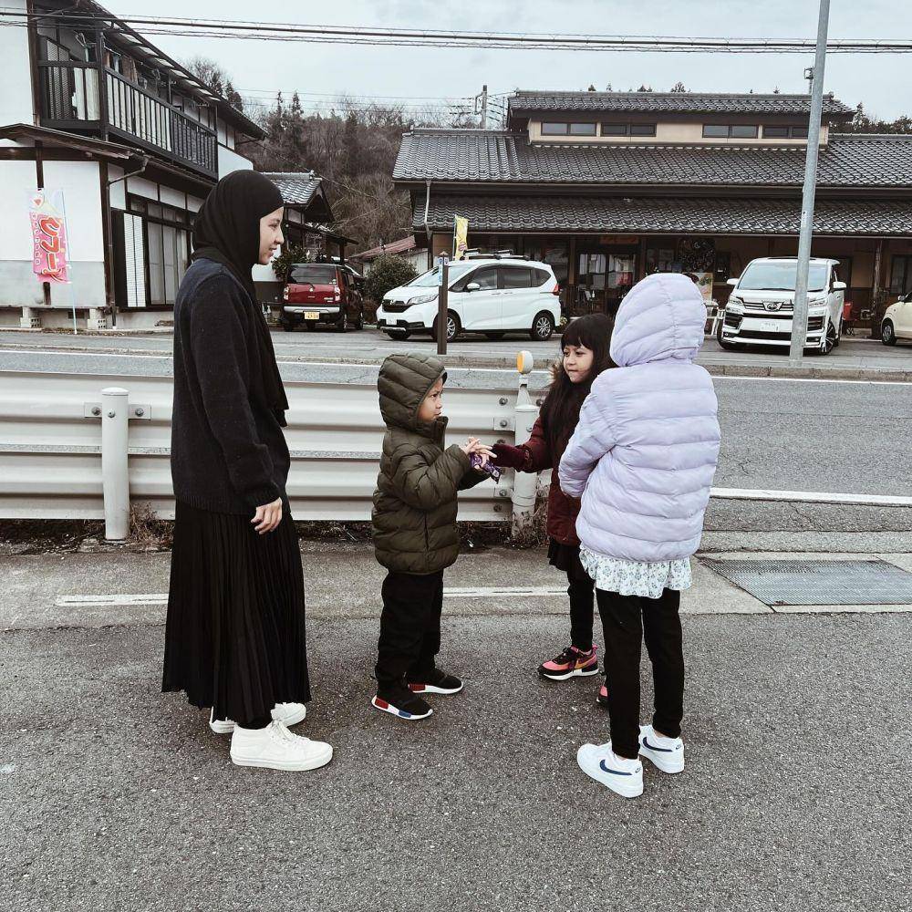 OOTD Natasha Rizky dan Anak-anaknya (instagram.com/natasharizkynew)