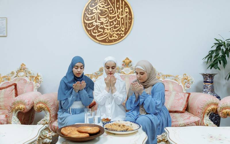 ilustrasi makan sebelum salah Idul Fitri (pexels.com/Thirdman)