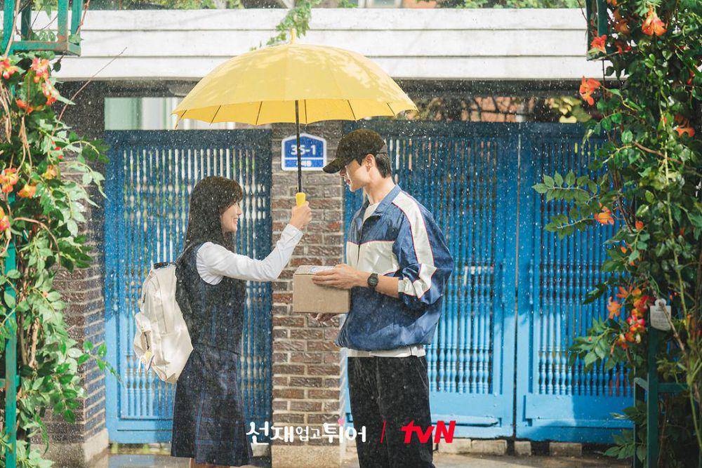 Still cut drama Lovely Runner (instagram.com/tvn_drama)