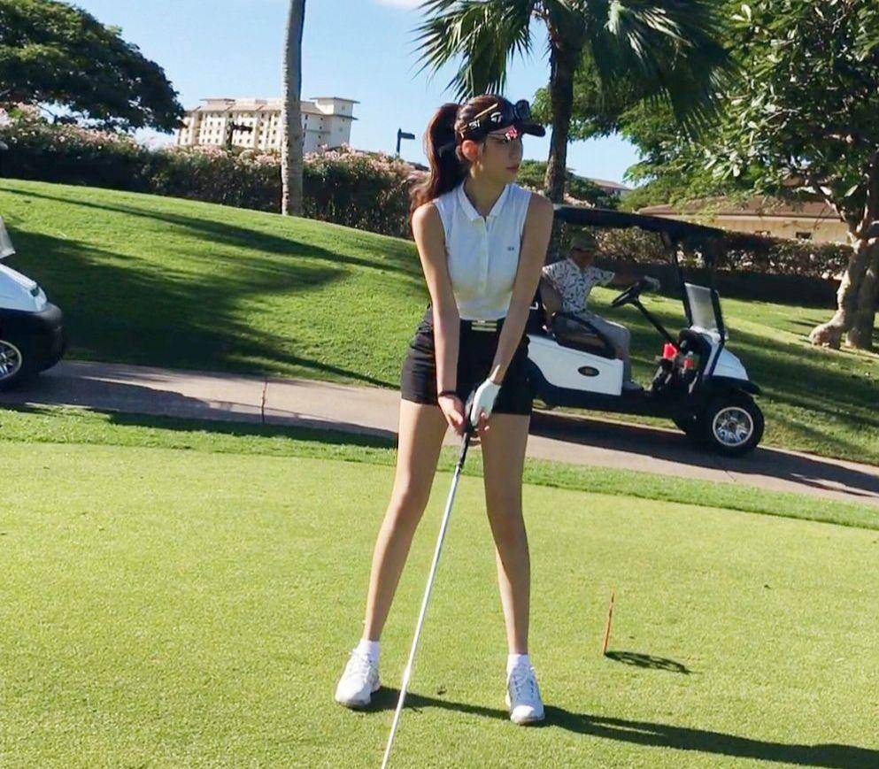 Ye Jung Hwa (instagram.com/yejunghwa)