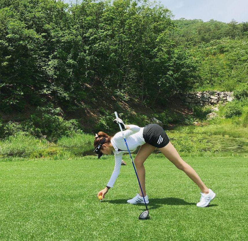 Ye Jung Hwa (instagram.com/yejunghwa)