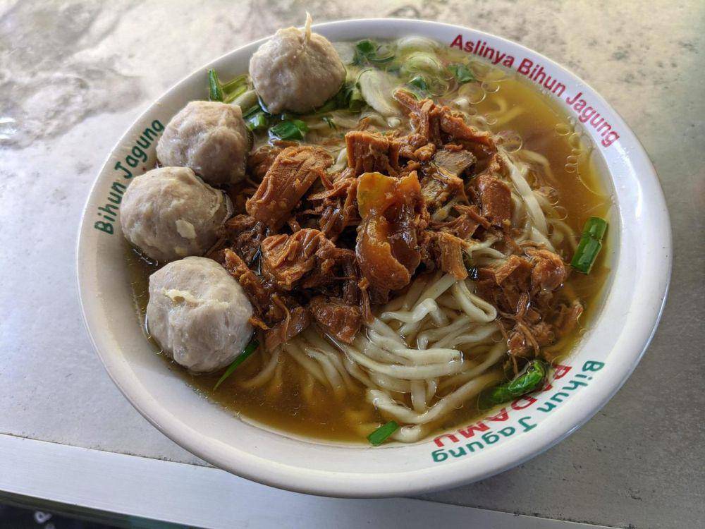 mie ayam bakso (vecteezy.com/relungsenja420839941)