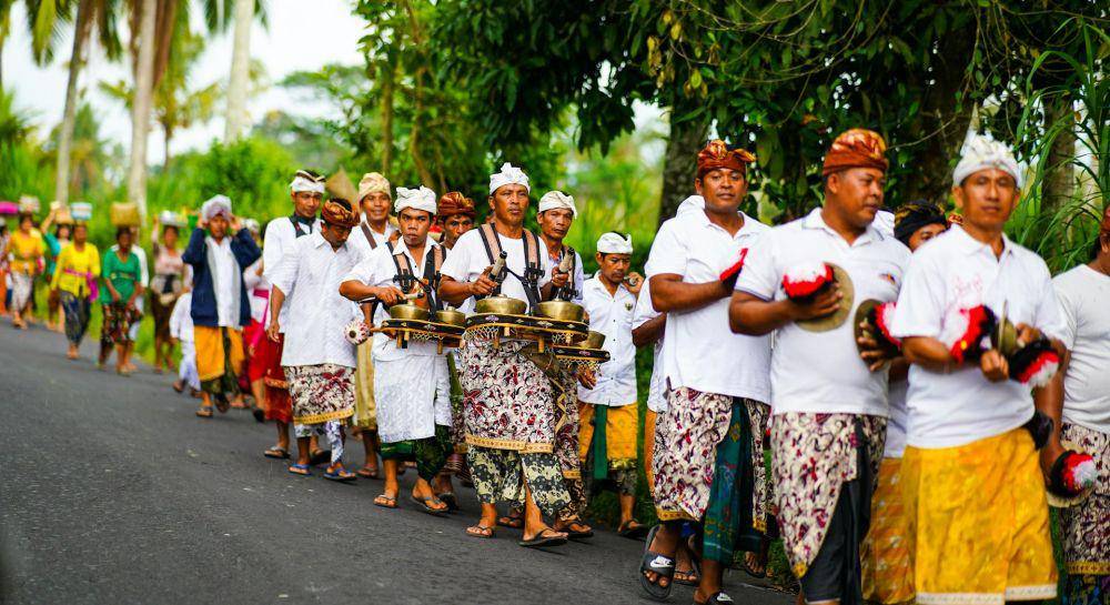 ilustrasi perayaan keagamaan di Bali (unsplash.com/mtsjrdl)