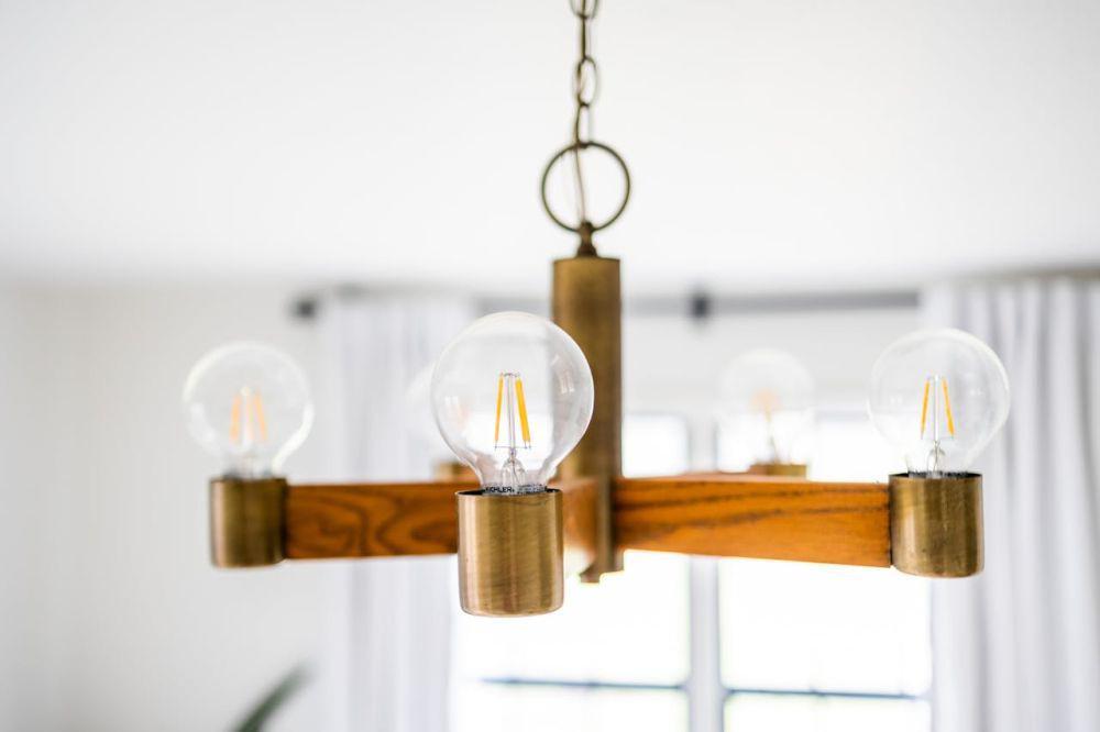 7 Inspirasi Lampu Gantung ala Japandi, Elegan dan Minimalis!