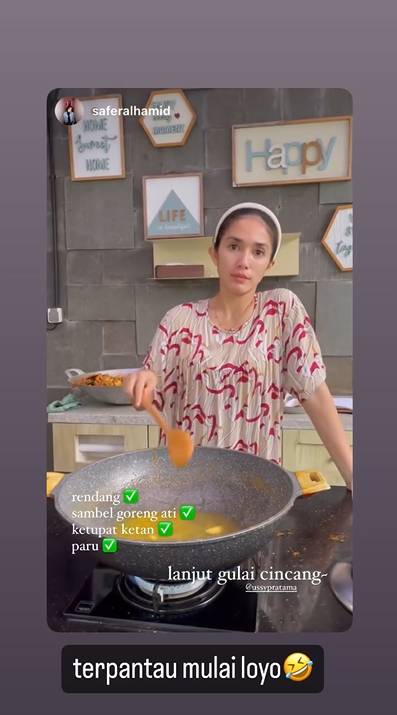 potret Ussy masak besar untuk Lebaran (instagram.com/ussypratama)