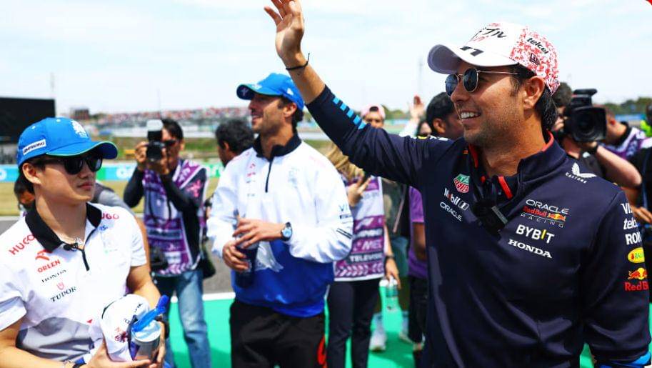 Sergio Perez (kanan) (formula1.com)