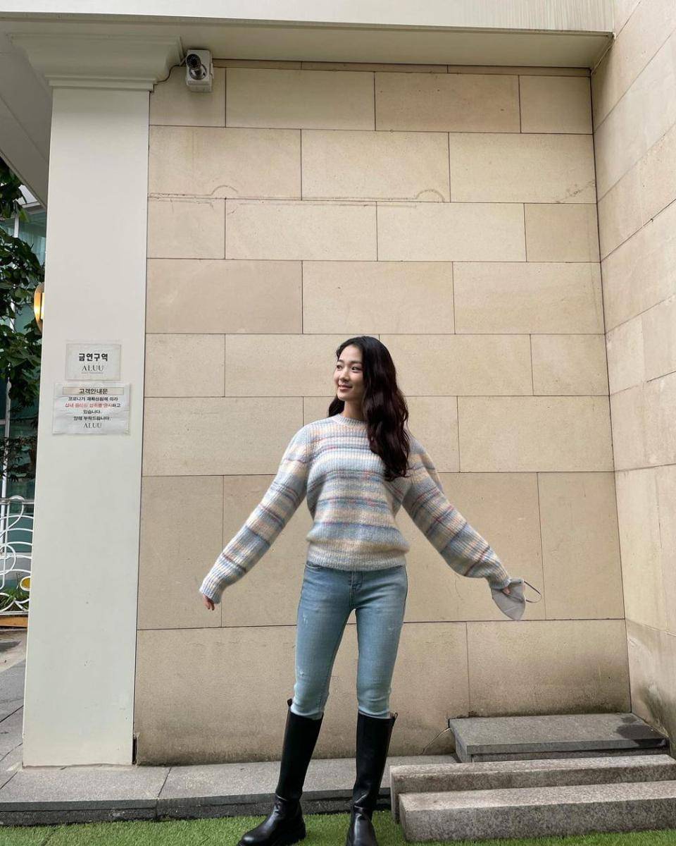 Lee Hye Yoon (instagram.com/hye_yoon1110)