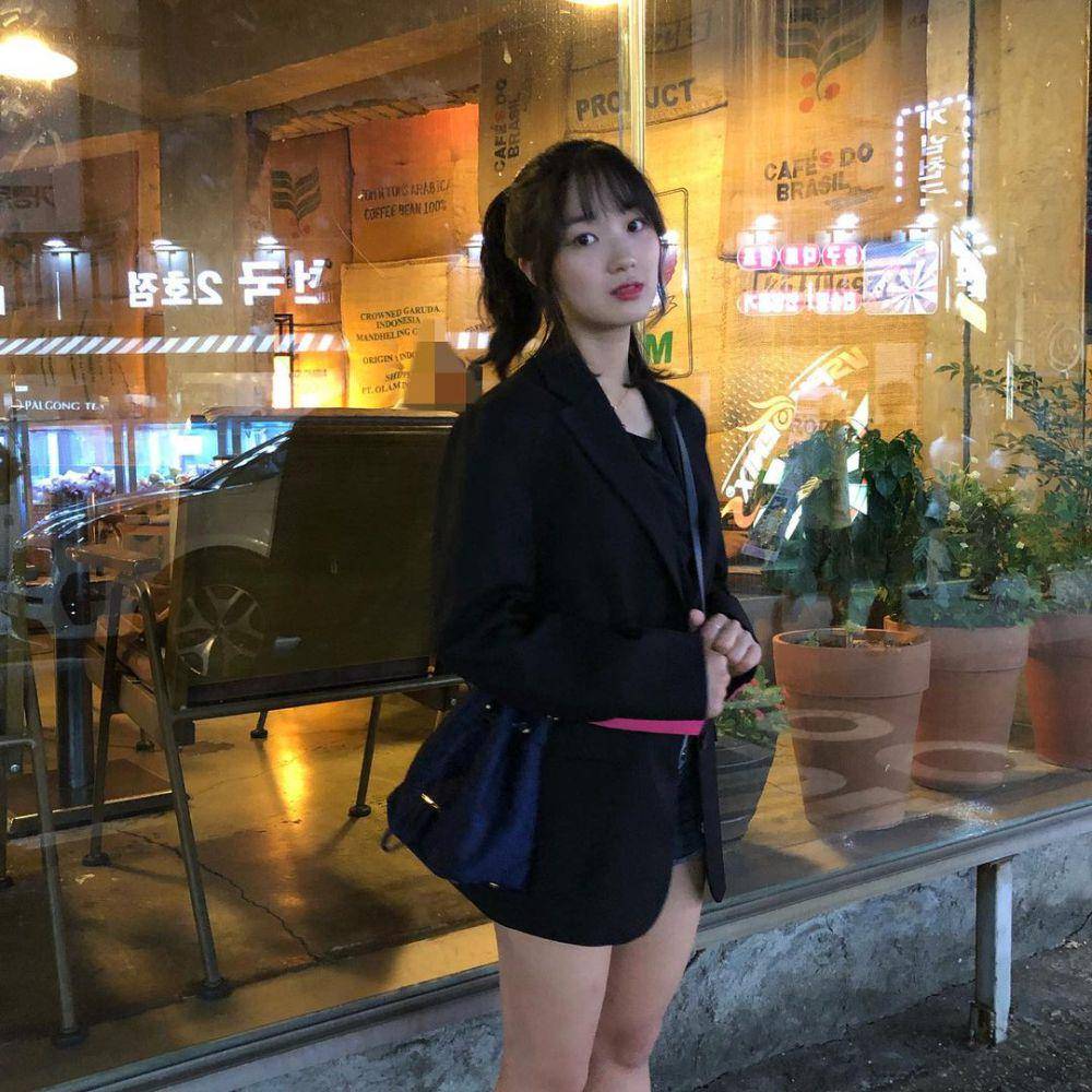 Lee Hye Yoon (instagram.com/hye_yoon1110)