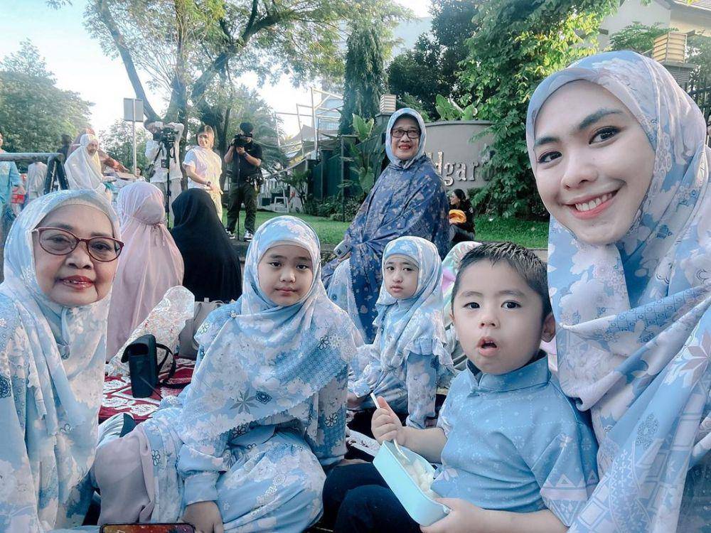 potret keluarga Oki Setiana Dewi (instagram.com/okisetianadewi)