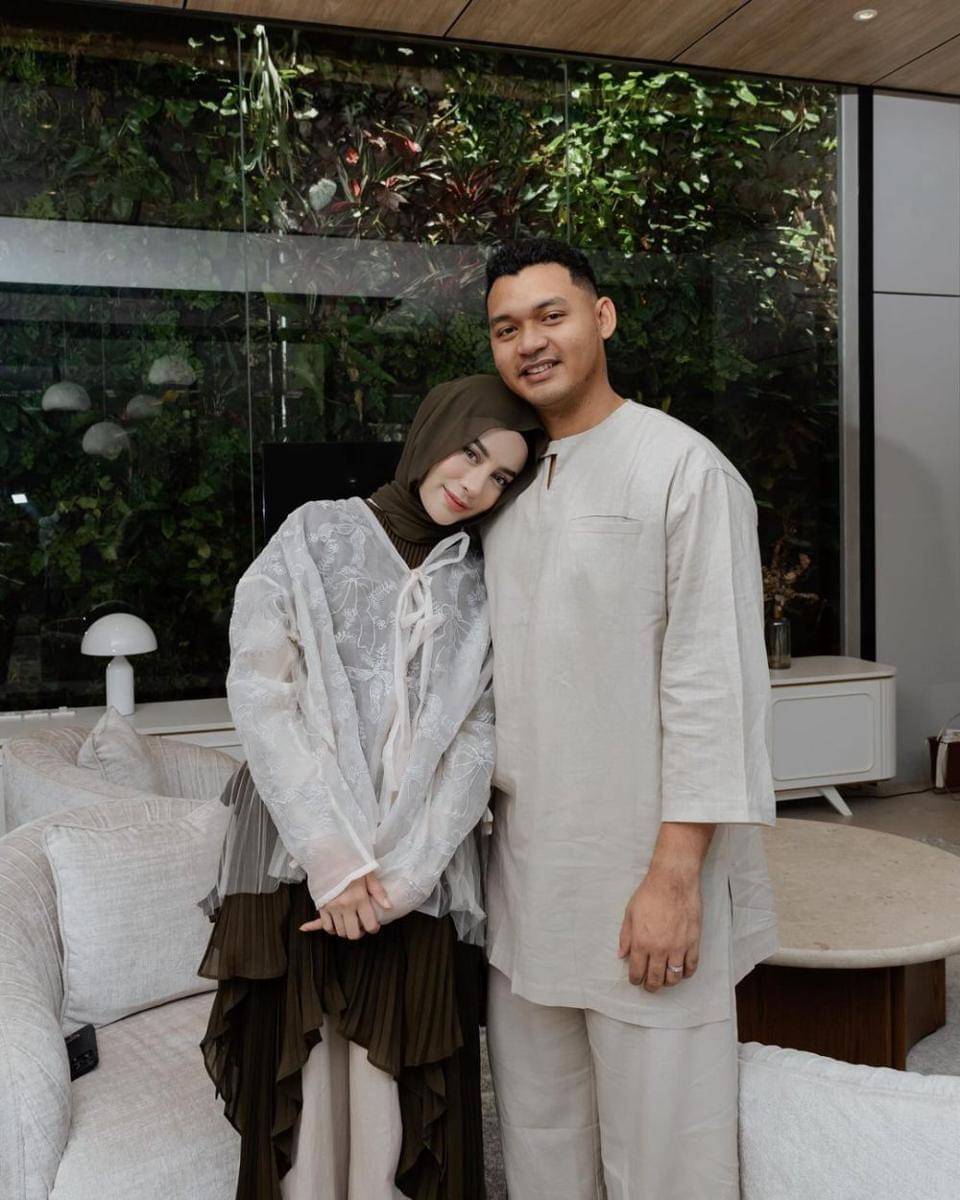 potret keluarga Aghnia Punjabi (instagram.com/emyaghnia)