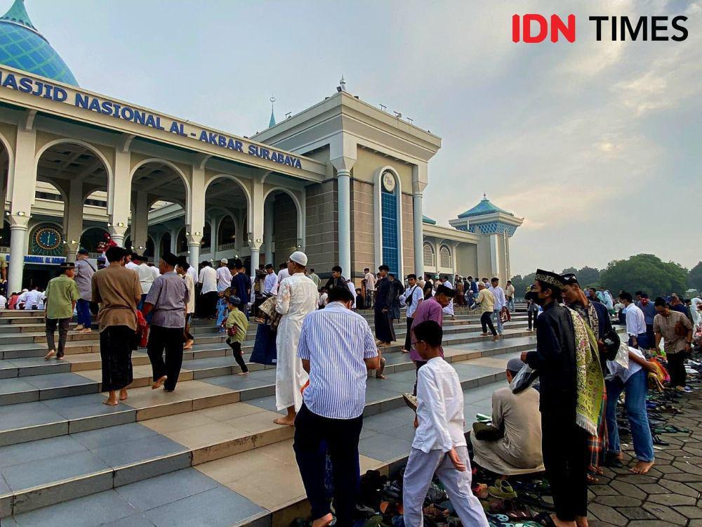 Salat Id di Masjid Al Akbar Surabaya Diwarnai Kehilangan Suami