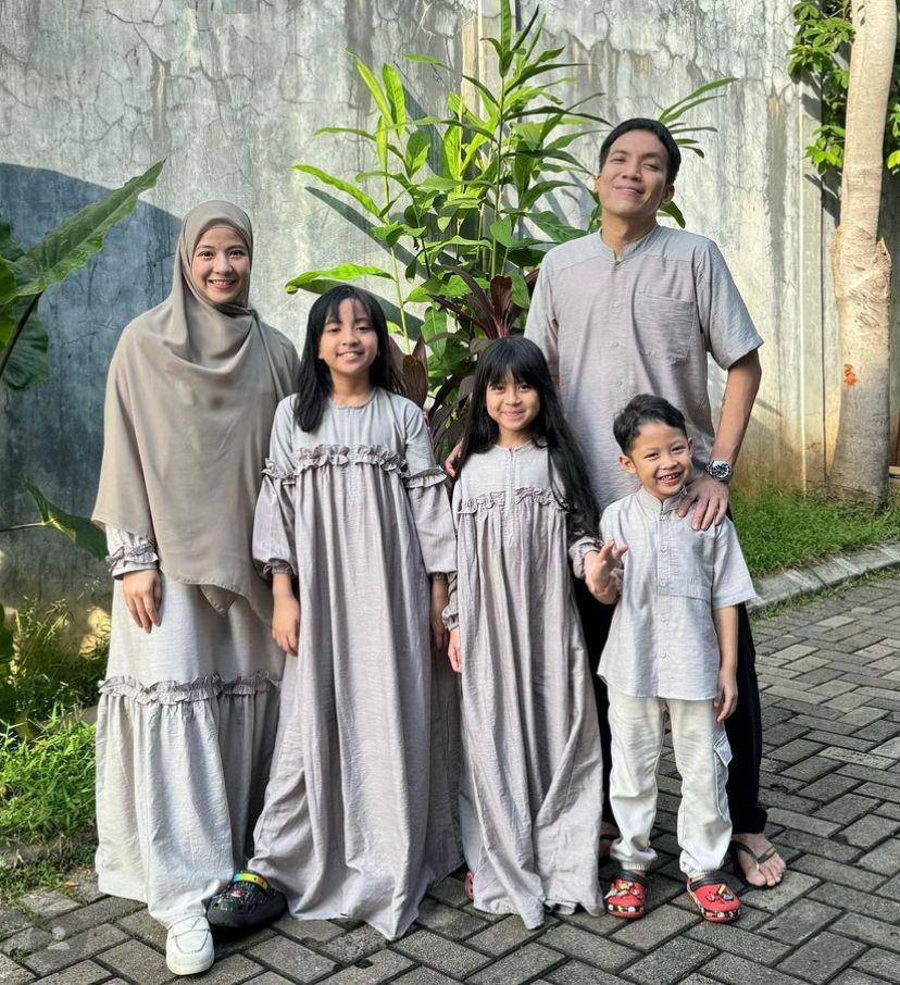 potret artis rayakan Lebaran 2024 bersama mantan suami/istri (Instagram.com/desta80s)