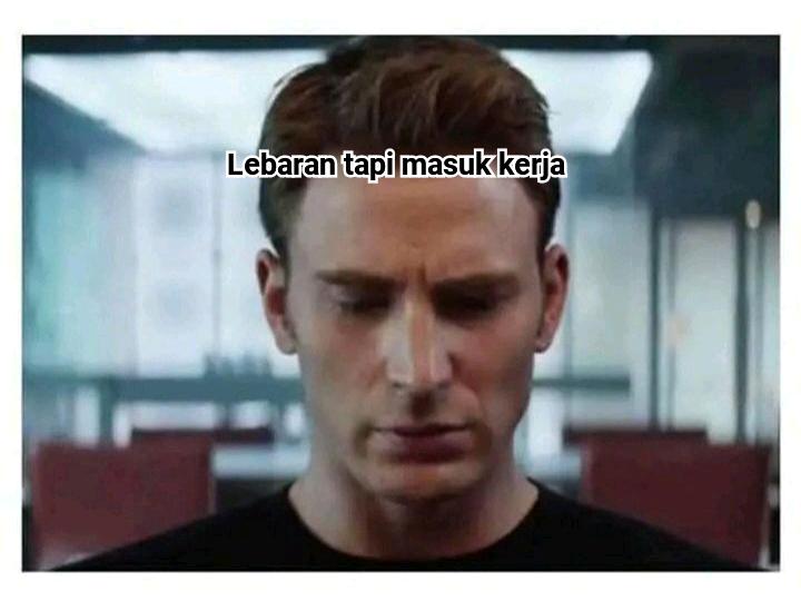 7 Meme Liburan Lebaran Tetap Kerja, Gak Bisa Kumpul Keluarga