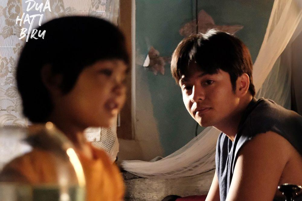 7 Fakta Peran Angga Yunanda dalam Film Dua Hati Biru, Memesona