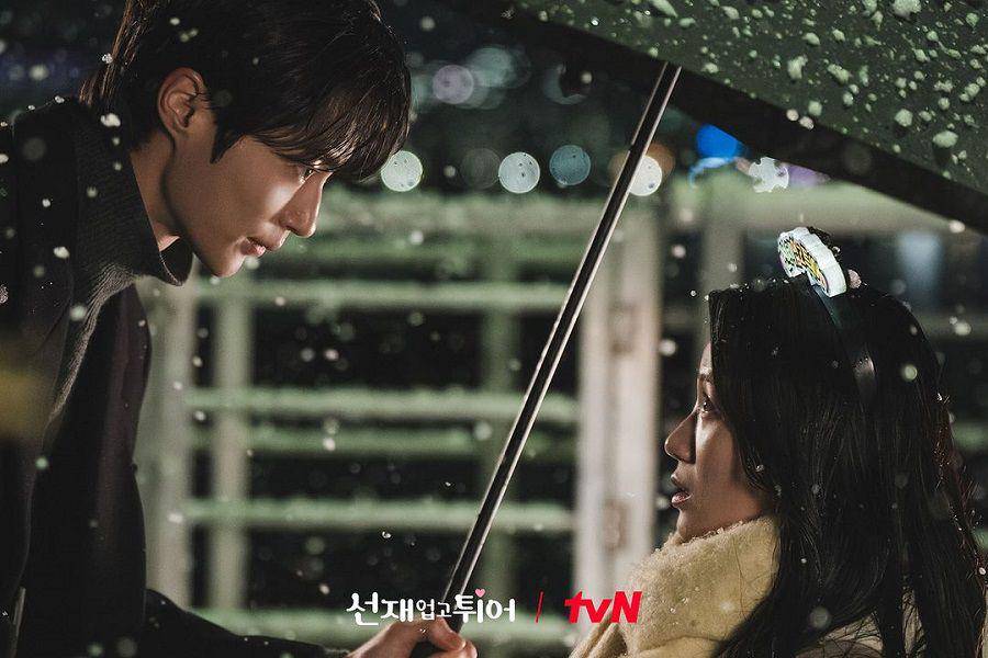 Ryu Sun Jae (Byeon Woo Seok) dan Im Sol (Kim Hye Yoon) di drakor Lovely Runner (instagram.com/tvn_drama)