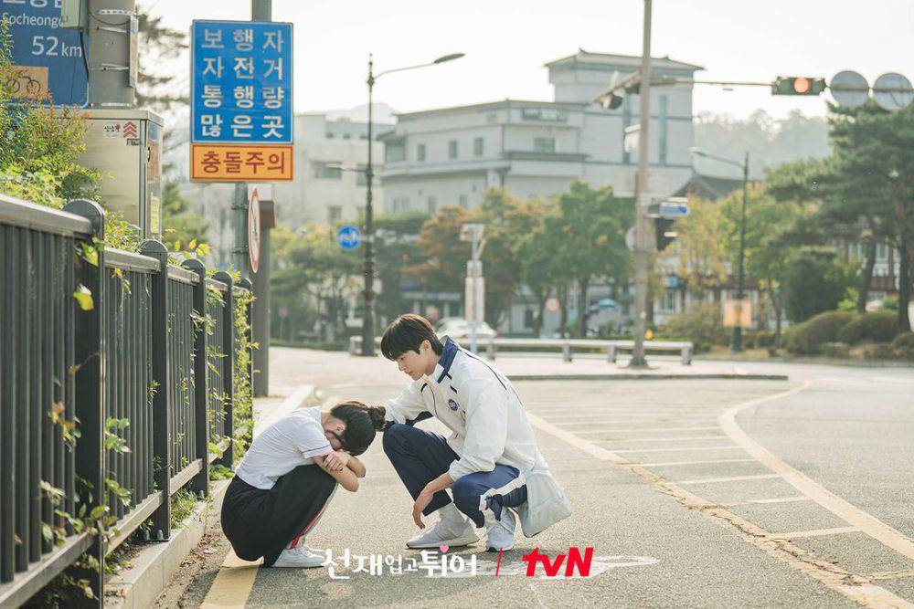 Im Sol (Kim Hye Yoon) dan Ryu Sun Jae (Byun Woo Seok) di drakor Lovely Runner (instagram.com/tvn_drama)