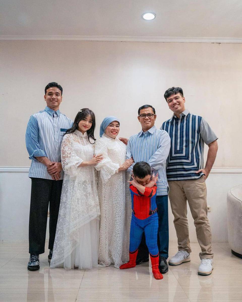 Gaya Artis Pria Saat Merayakan Idulfitri 2024 (Instagram.com/fuji_an)