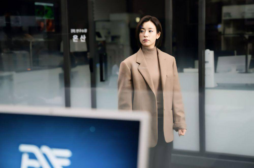 cuplikan Han Hyo Joo di drakor Blood Free (dok. Disney+ Korea/Blood Free)