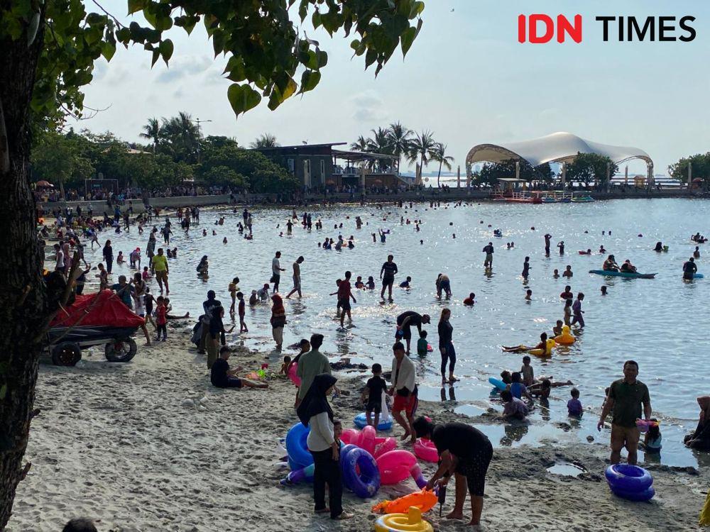Ribuan Pengunjung Padati Ancol di Libur Lebaran