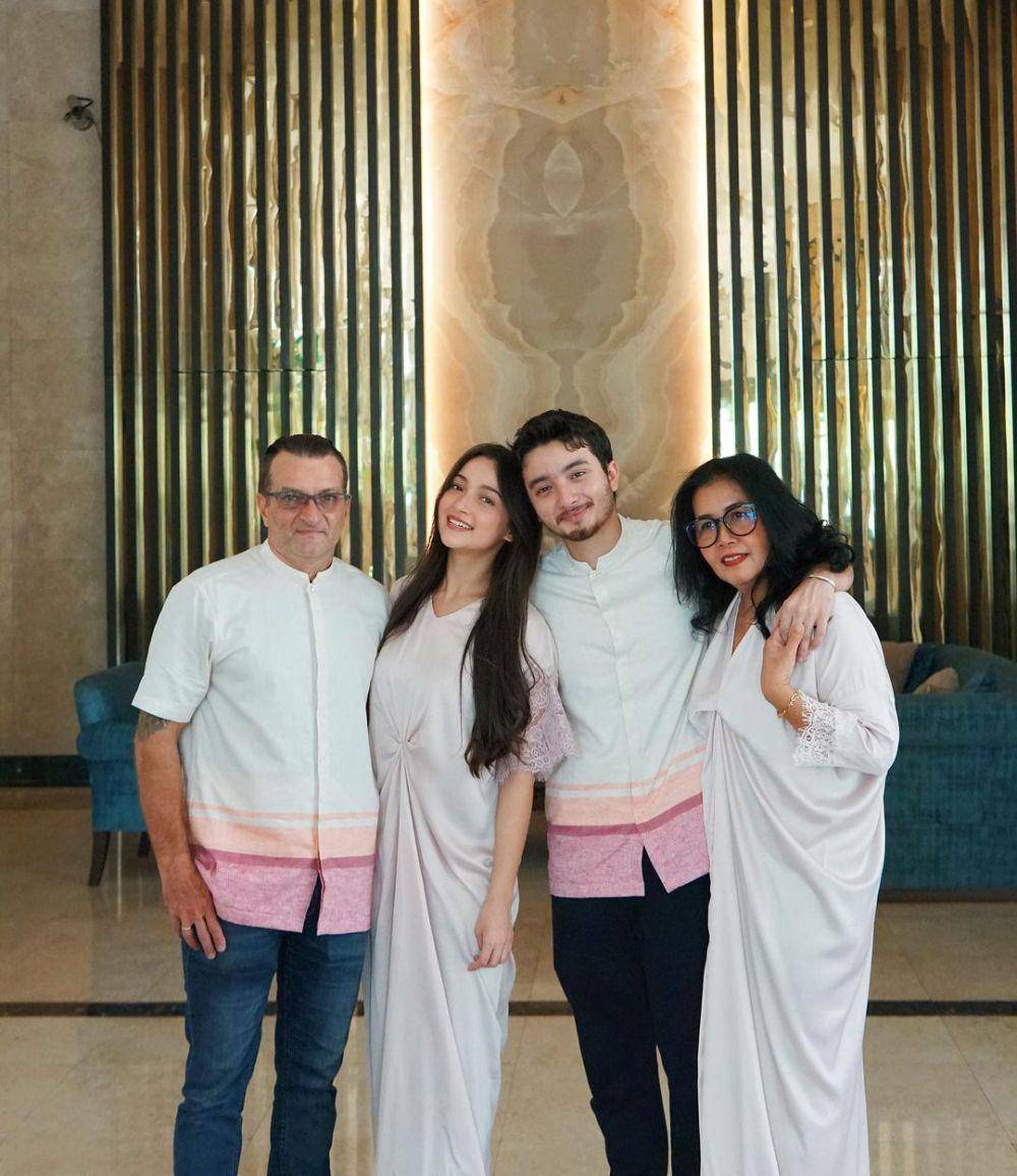 potret keluarga Megan Domani (instagram.com/megandomani1410)