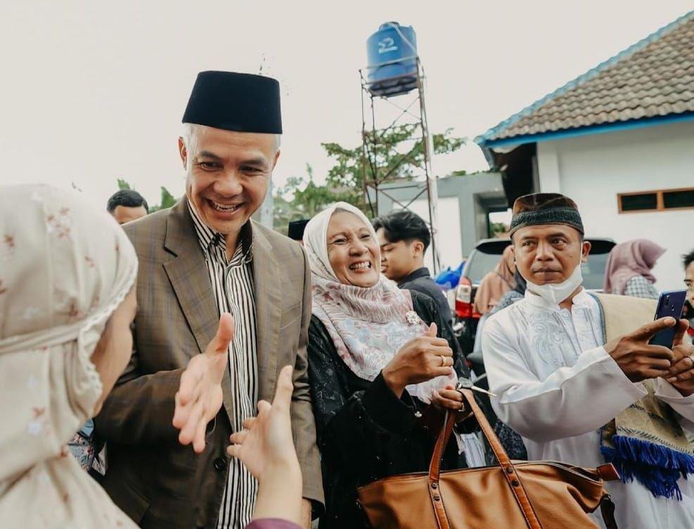Potret Ganjar Rayakan Idul Fitri, Open House Undang Ribuan Warga
