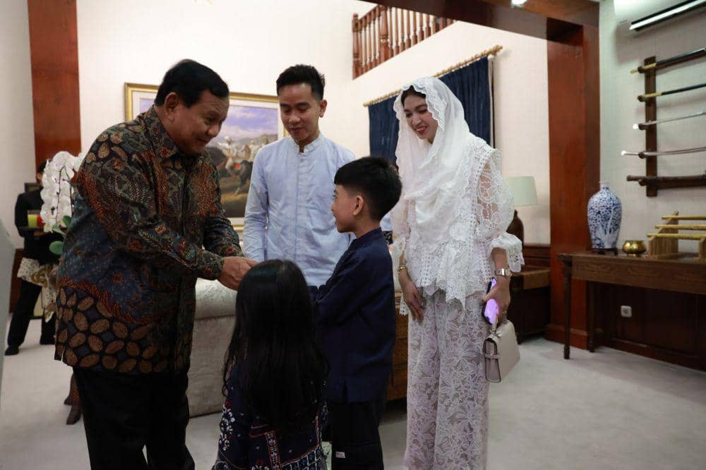 Prabowo Subianto bersama keluarga Gibran Rakabuming Raka (dok. Humas Prabowo)